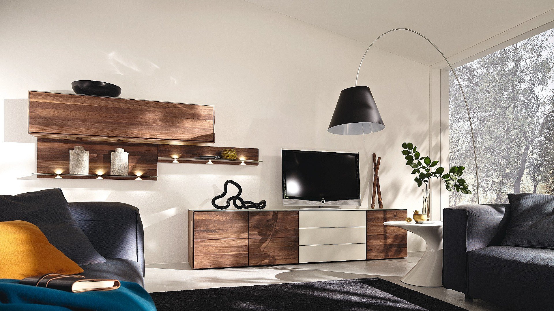 Diseño de un soporte de TV en un estilo clásico simple