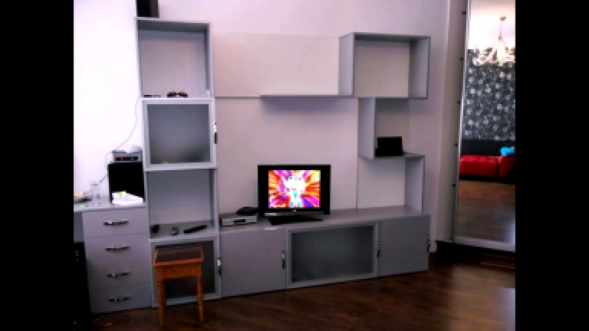 Décor fonctionnel pour le salon dans un design élégant