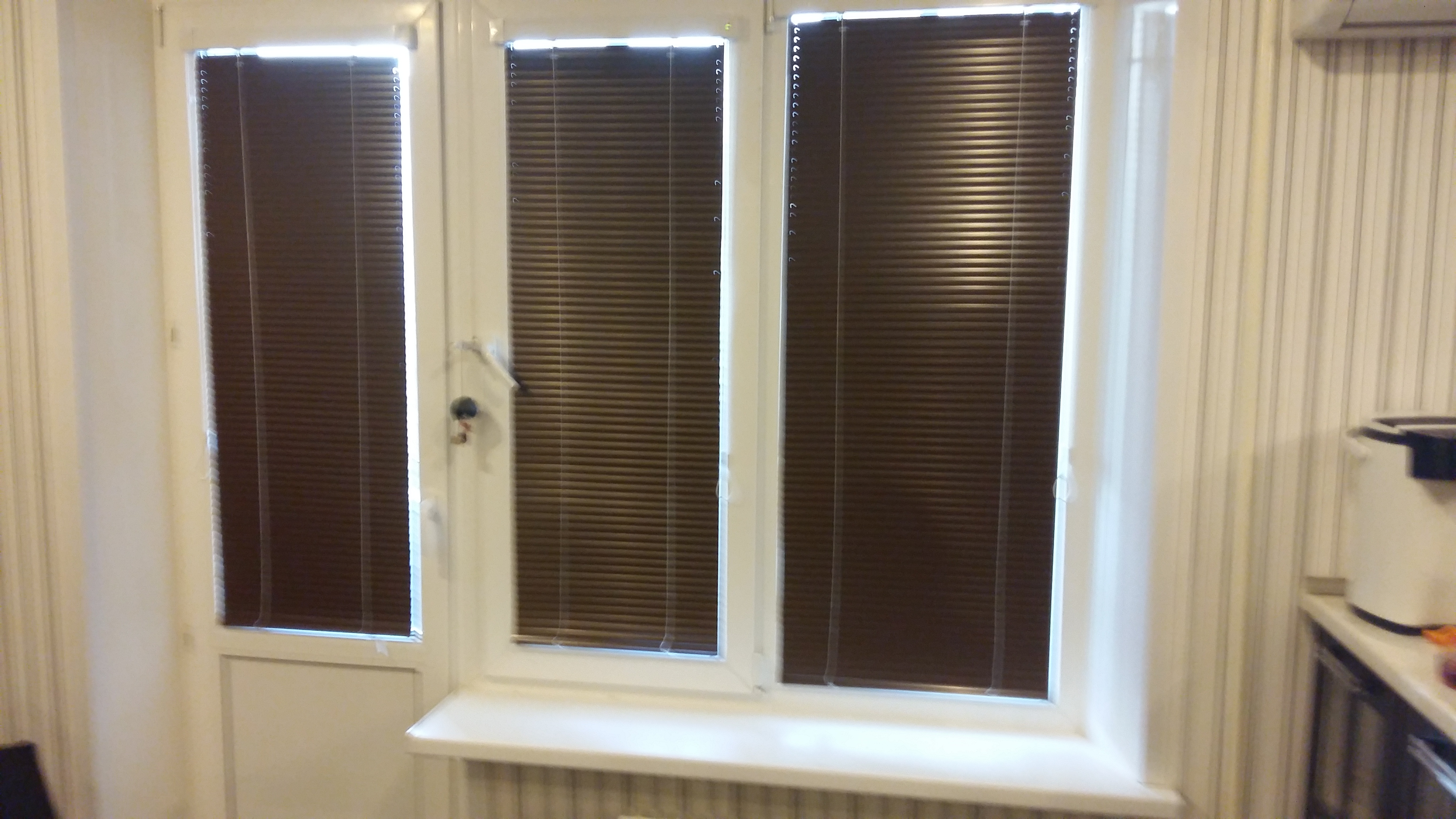 Denses stores de papier peint pour un appartement