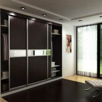 armoire intégrée dans le style de la photo de la chambre