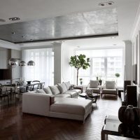 style de plafond avec du béton dans la photo d'invité