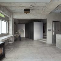 décoration de plafond avec du béton dans la photo de la cuisine