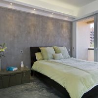 décoration du plafond avec du mortier de béton dans la photo d'invité