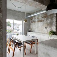 décoration du plafond avec une solution de béton dans la photo de la chambre