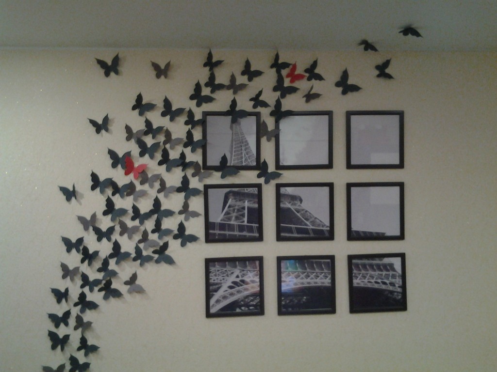papillons insolites dans le décor de la pépinière