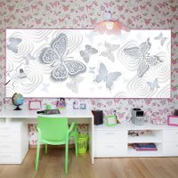 papillons insolites dans le décor de la photo de la cuisine