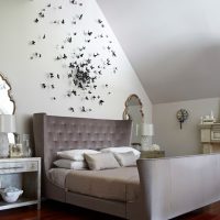 papillons inhabituels dans le décor de la photo du couloir