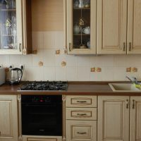 belle conception de la cuisine beige dans le style de photo shabby chic