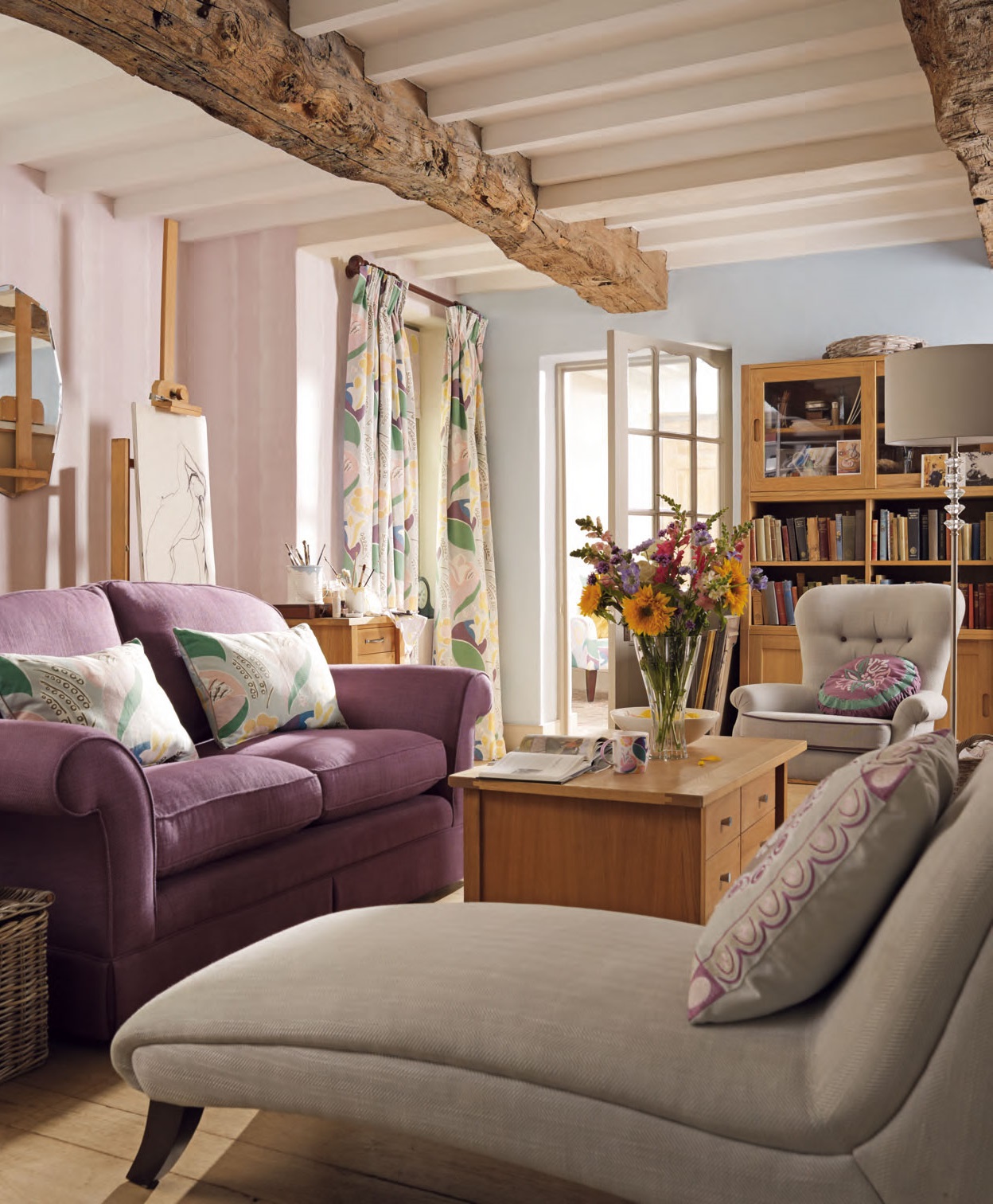 décor lumineux dans un appartement de style anglais