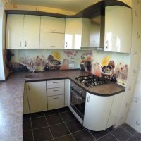 bel intérieur de cuisine beige dans un style photo classique