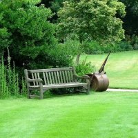 décor de paysage chic d'une maison d'été à l'anglaise avec photo d'arbres
