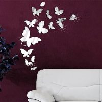papillons insolites dans le décor du couloir photo