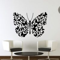beaux papillons dans le décor de la photo de la chambre