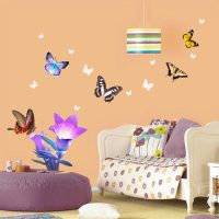 beaux papillons dans le style d'une photo d'enfant