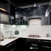 belle décoration de l'appartement en photo couleur noir