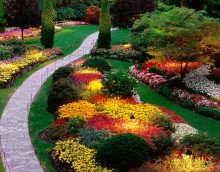 aménagement paysager chic d'une maison d'été à l'anglaise avec photo de fleurs
