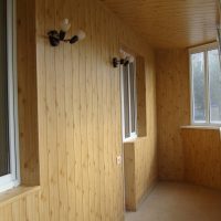 doublure dans un intérieur clair d'une pièce de mdf