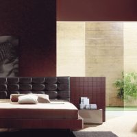 belle couleur marsala dans la photo du design de la chambre