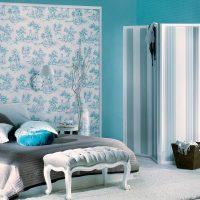 couleur tiffany lumineuse dans la photo intérieure de la chambre