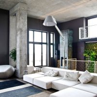 plafond intérieur avec du béton dans la photo de la maison