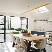 design de chambre inhabituel dans l'image de style éclectisme