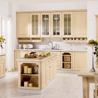 beau design de cuisine beige en image de style classique