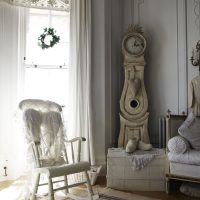 intérieur lumineux de l'appartement dans le style de photo shabby chic