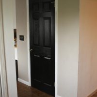 porte de chambre de style noyer foncé photo