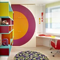 doublure dans un intérieur en plastique brillant