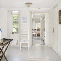 sol blanc lumineux dans le style d'un appartement photo