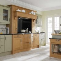 design de cuisine beige clair dans une image de style classique