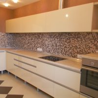 beau design de cuisine beige en image de style campagnard