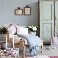 belle décoration de la salle dans le style de l'image shabby chic
