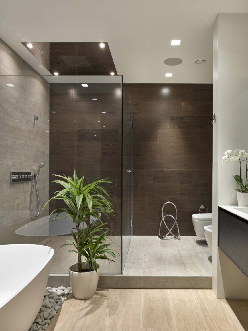 hermoso baño interior con ducha de colores claros