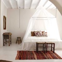 murs blancs dans le style de la cuisine dans le style de la Scandinavie photo