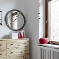 murs blancs dans le décor de la maison dans le style du minimalisme photo