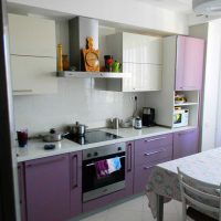 hermoso diseño de cocina en imagen de tinte púrpura