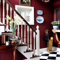 belle couleur bordeaux dans le style de la photo du couloir