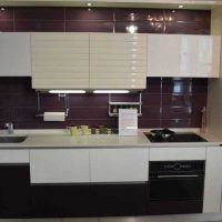 decoración ligera de la cocina en color violeta