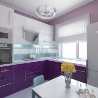 fachada de cocina moderna en imagen de tinte púrpura