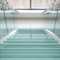 verre réfléchissant dans la conception de la photo de l'appartement