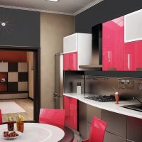 une combinaison de rouge avec d'autres couleurs à l'intérieur de la maison photo