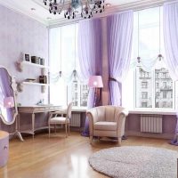combinant lilas dans la conception de la photo du salon