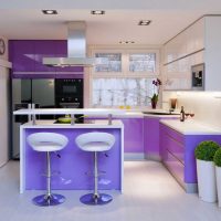fachada de cocina brillante en imagen de tinte púrpura