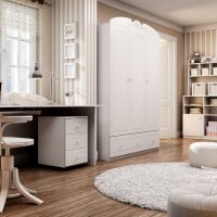 meuble blanc lumineux à l'intérieur de la cuisine photo