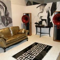 intérieur lumineux de l'appartement de style avant-gardiste