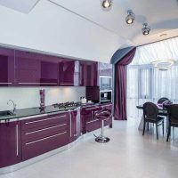 estilo de cocina ligero en color violeta
