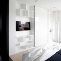 mobilier blanc clair dans le style de l'image du couloir