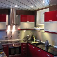 couleur bordeaux brillante dans le style du couloir photo