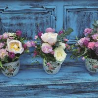 décoration intéressante de la parcelle de jardin avec des matériaux improvisés photo